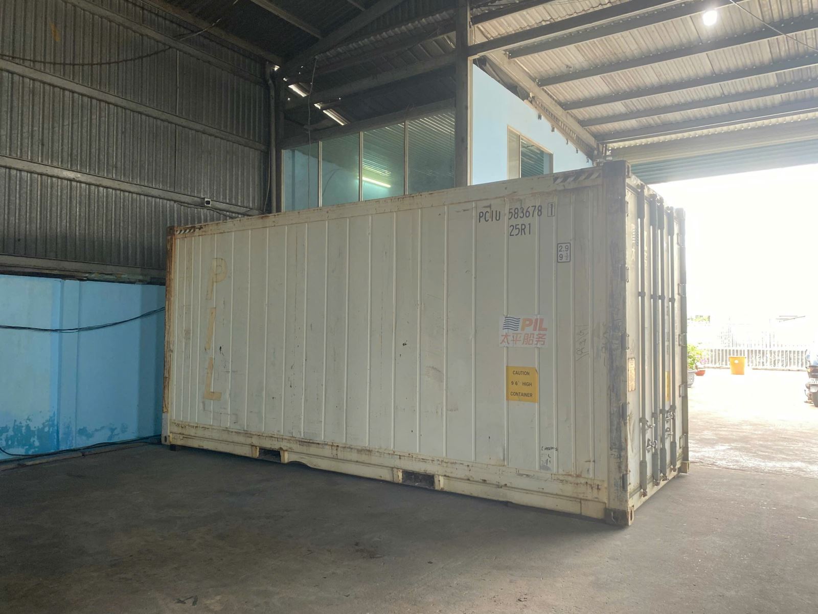 ban-giao-container-tai-cu-chi-20f