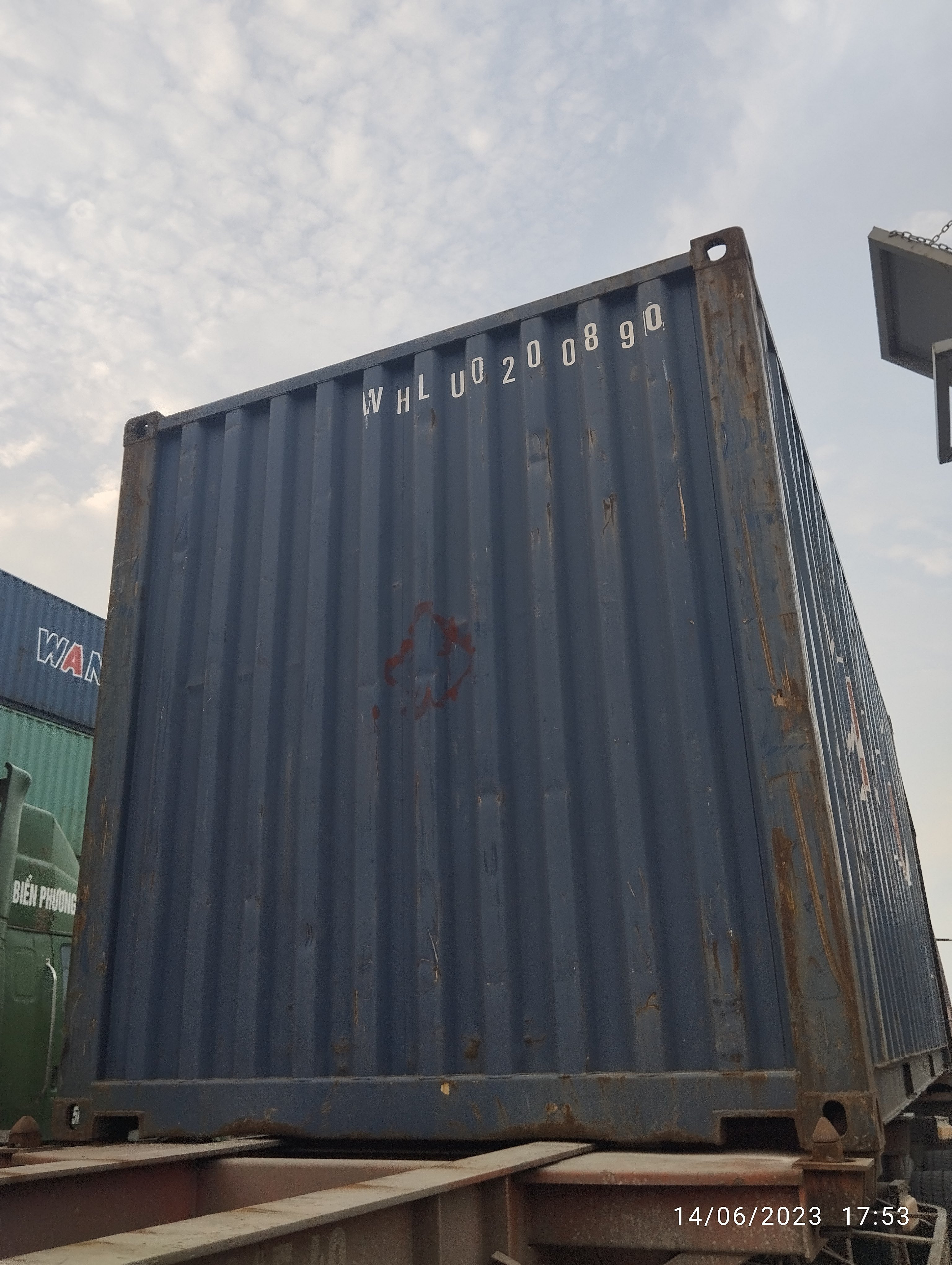 CONTAINER 20