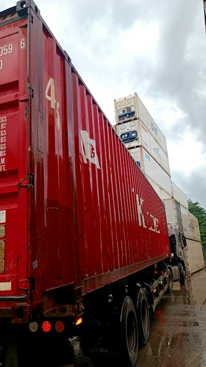 CONTAINER 45HC KKFU9130596