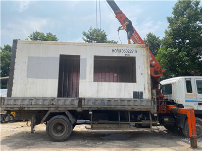 Bàn giao container 20 feet cho anh khách tại Thủ Đức